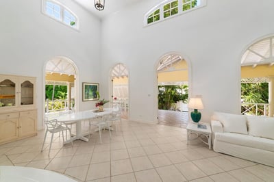 Luxury Villa Photo #22