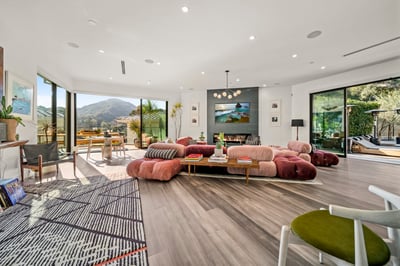 Luxury Villa Photo #25