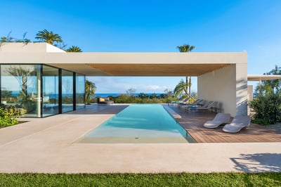 Luxury Villa Photo #4
