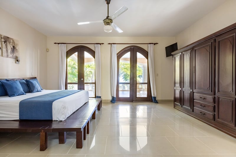 Colonial Beach Villa