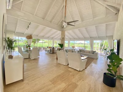 Luxury Villa Photo #15