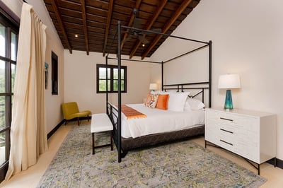 Luxury Villa Photo #16
