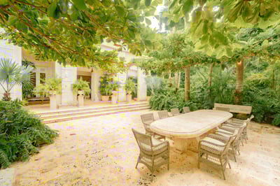 Luxury Villa Photo #11