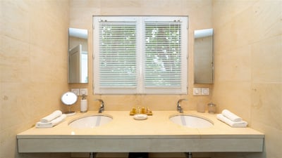 Luxury Villa Photo #44