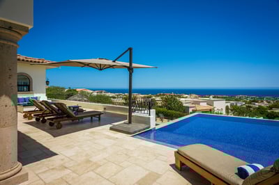 Luxury Villa Photo #7