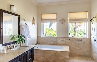 Luxury Villa Photo #15