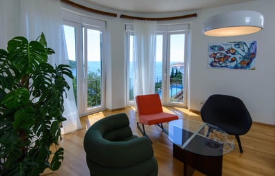 Luxury Villa Photo #15