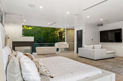 Luxury Villa Photo #39