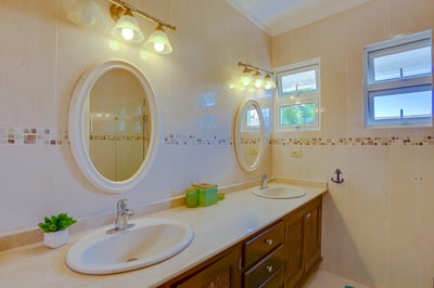 Luxury Villa Photo #39