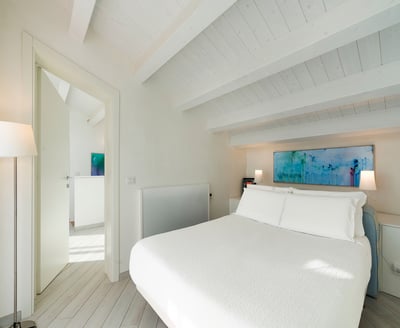 Luxury Villa Photo #30