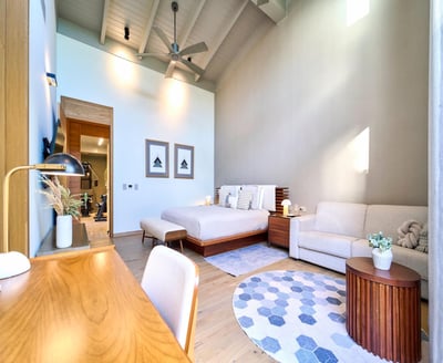 Luxury Villa Photo #37
