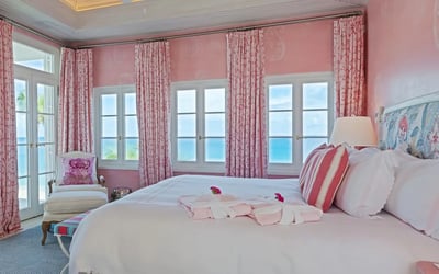 Luxury Villa Photo #23