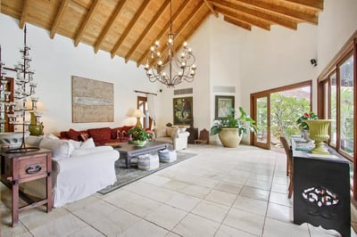 Luxury Villa Photo #17