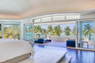 Luxury Villa Photo #29