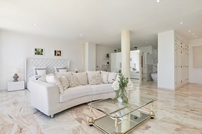 Luxury Villa Photo #26