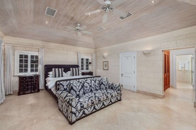 Luxury Villa Photo #38