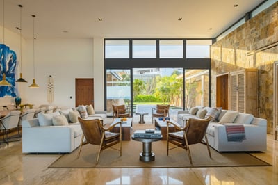 Luxury Villa Photo #18