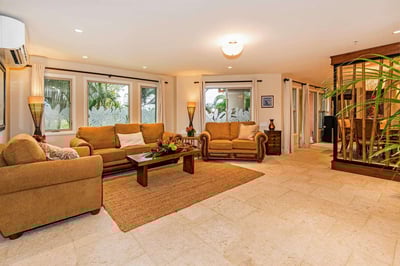 Luxury Villa Photo #18