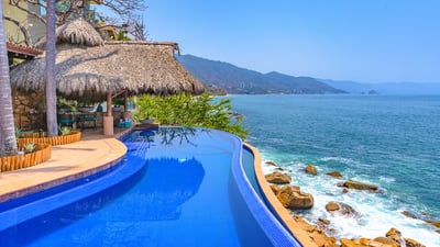 Luxury Villa Photo #5