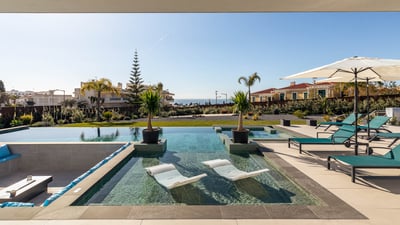 Luxury Villa Photo #6