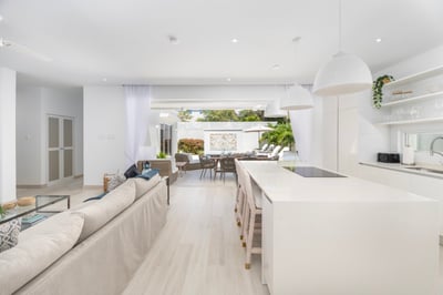 Luxury Villa Photo #10