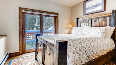 Queen suite on main level