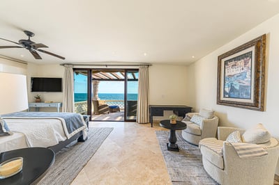 Luxury Villa Photo #18