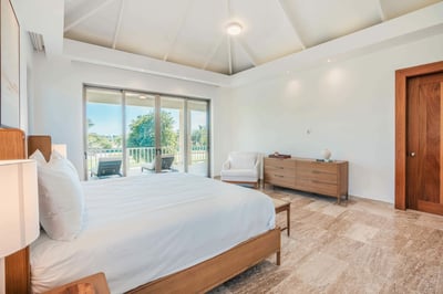 Luxury Villa Photo #31