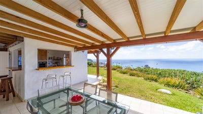 Kitchen & Dining Area