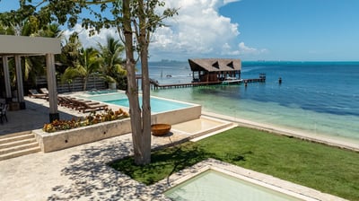 Luxury Villa Photo #22