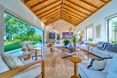 Luxury Villa Photo #6