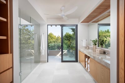 Luxury Villa Photo #24