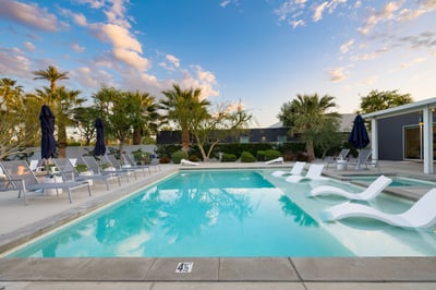 Luxury Villa Photo #9