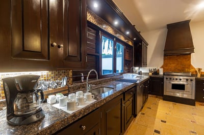 Luxury Villa Photo #22