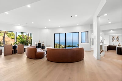 Luxury Villa Photo #32