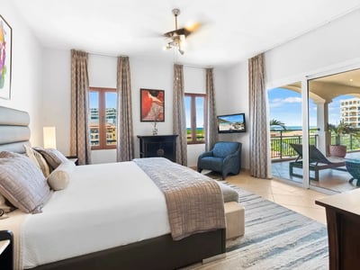 Luxury Villa Photo #25