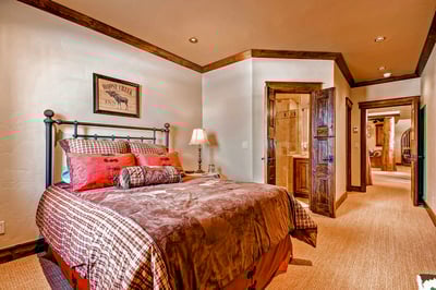 Queen room on lower level with ensuite