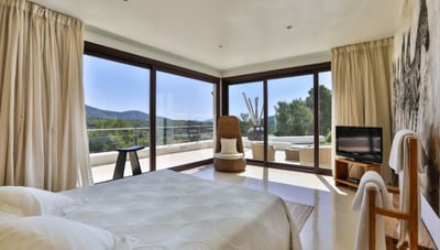 Luxury Villa Photo #17