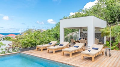 Luxury Villa Photo #4