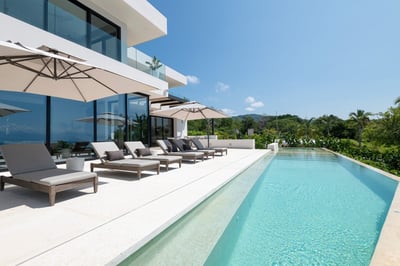 Luxury Villa Photo #11