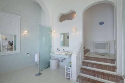 Luxury Villa Photo #41