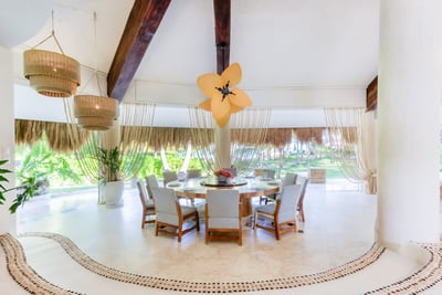 Luxury Villa Photo #17