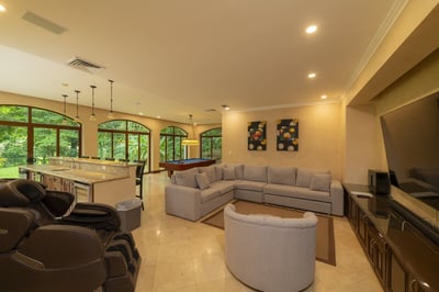 Luxury Villa Photo #32