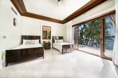 Luxury Villa Photo #21