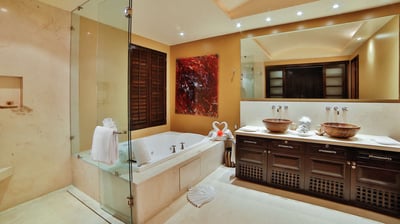 Luxury Villa Photo #19