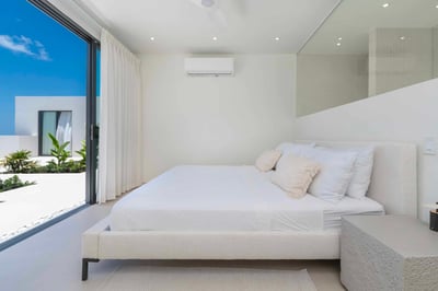 Luxury Villa Photo #11