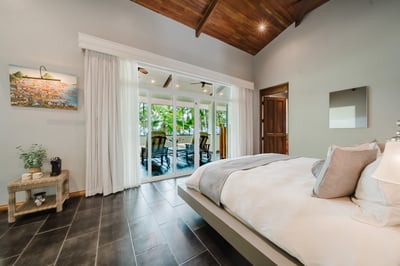 Luxury Villa Photo #17