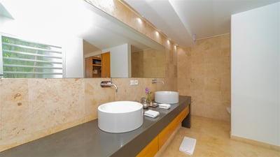 Luxury Villa Photo #39