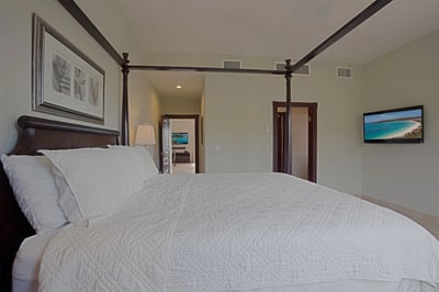 Luxury Villa Photo #10