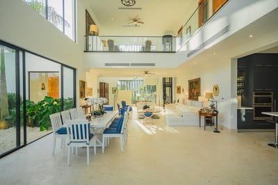 Luxury Villa Photo #34